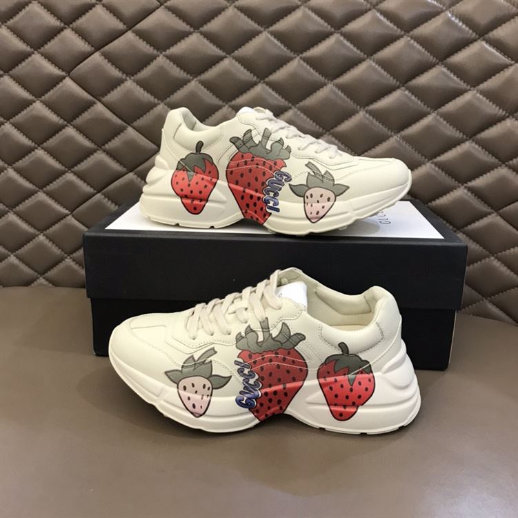 Gvc*1 RHYTON STRAWBERRY SNEAKERS   GCC018