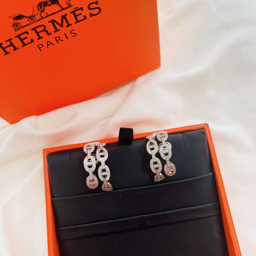 Designer H**me5 Classic Earring