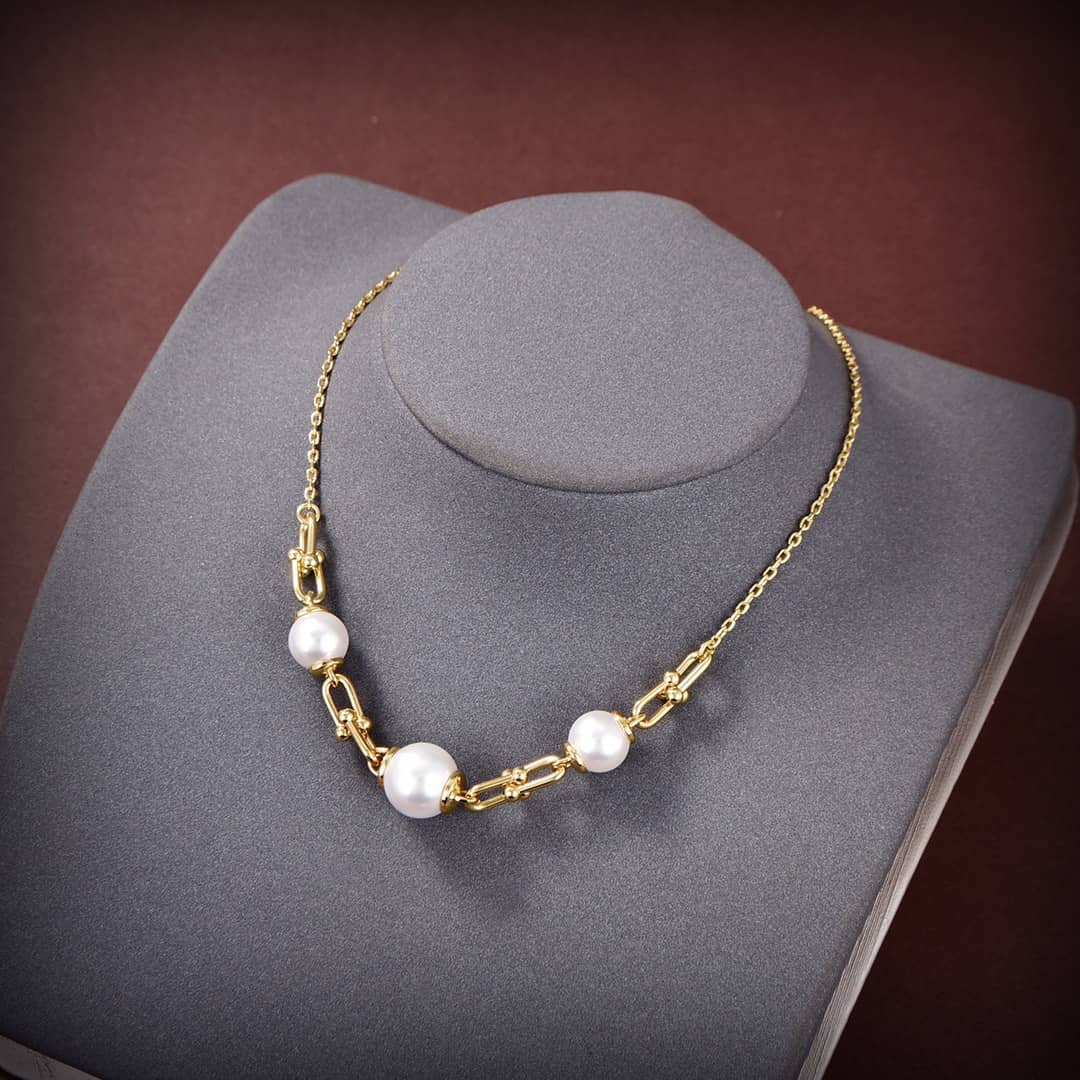 Knockoff T*f*ny Logo Necklace