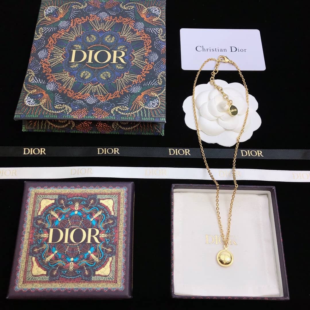 Top Quality Chr1st1an D10r Necklace