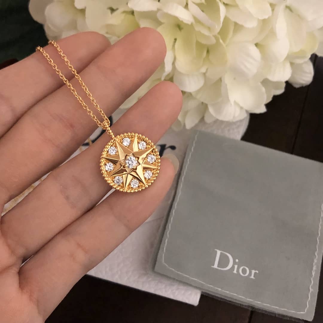 Best Chr1st1an D10r Classic Necklace