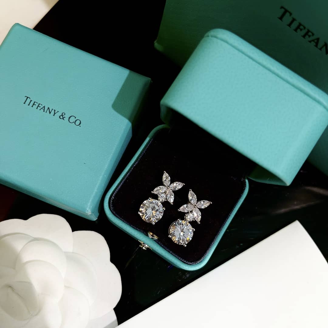 Knockoff T*f*ny Logo Earring
