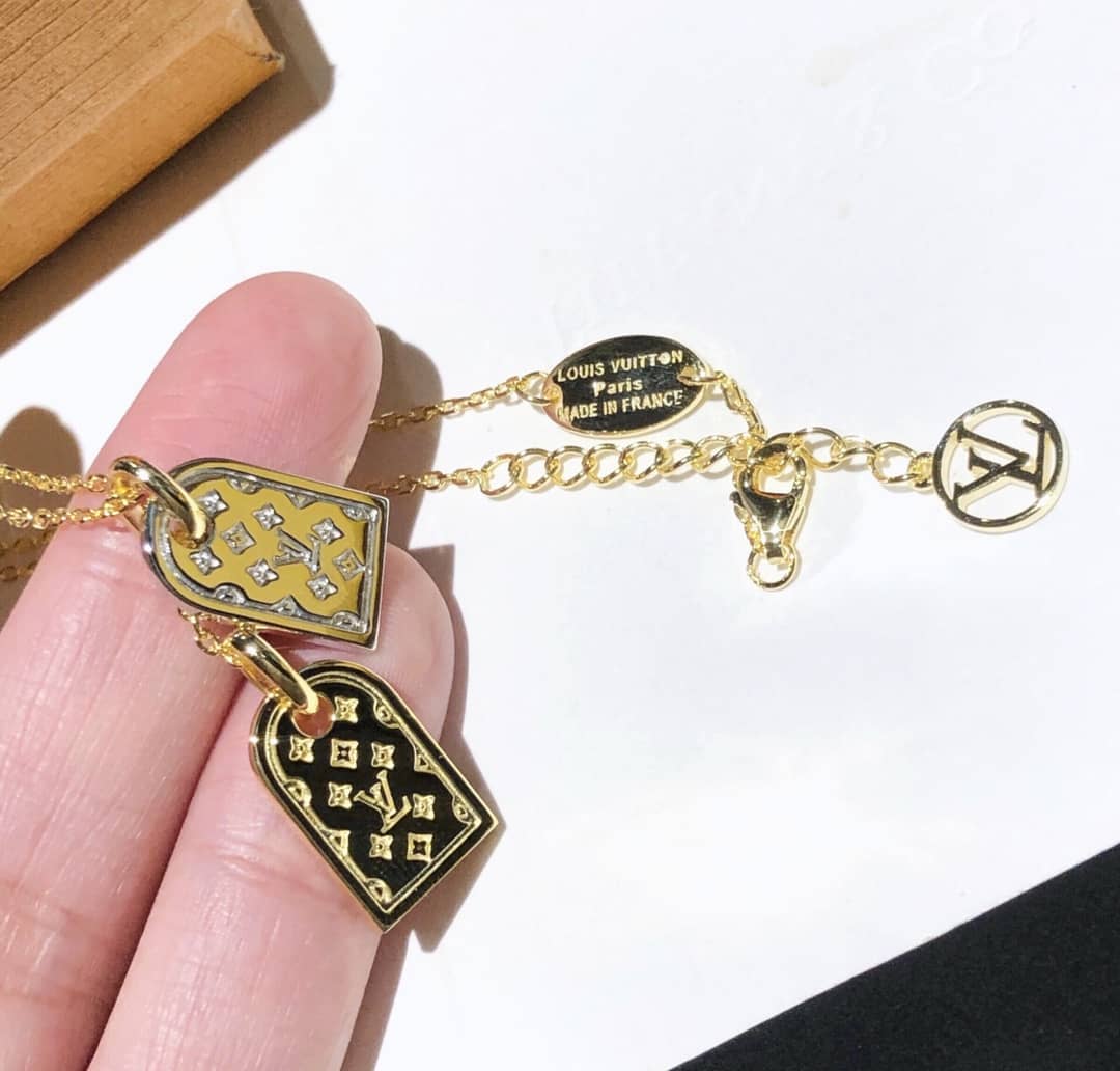 L0vis Vvtt0n Necklace First Copy