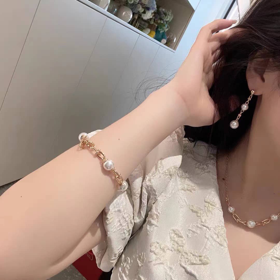 Knockoff T*f*ny Logo Necklace