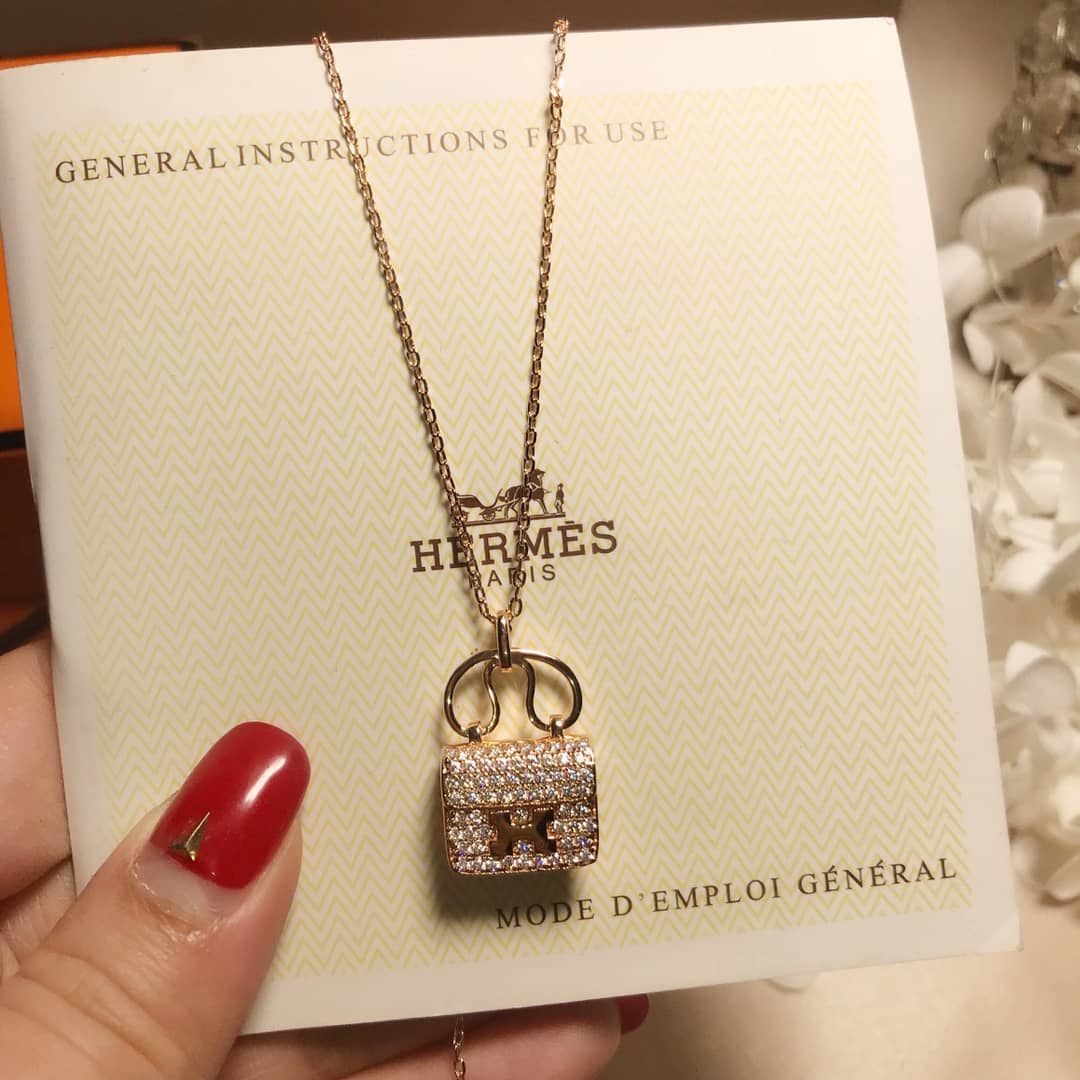 Fake H**me5 Logo Necklace