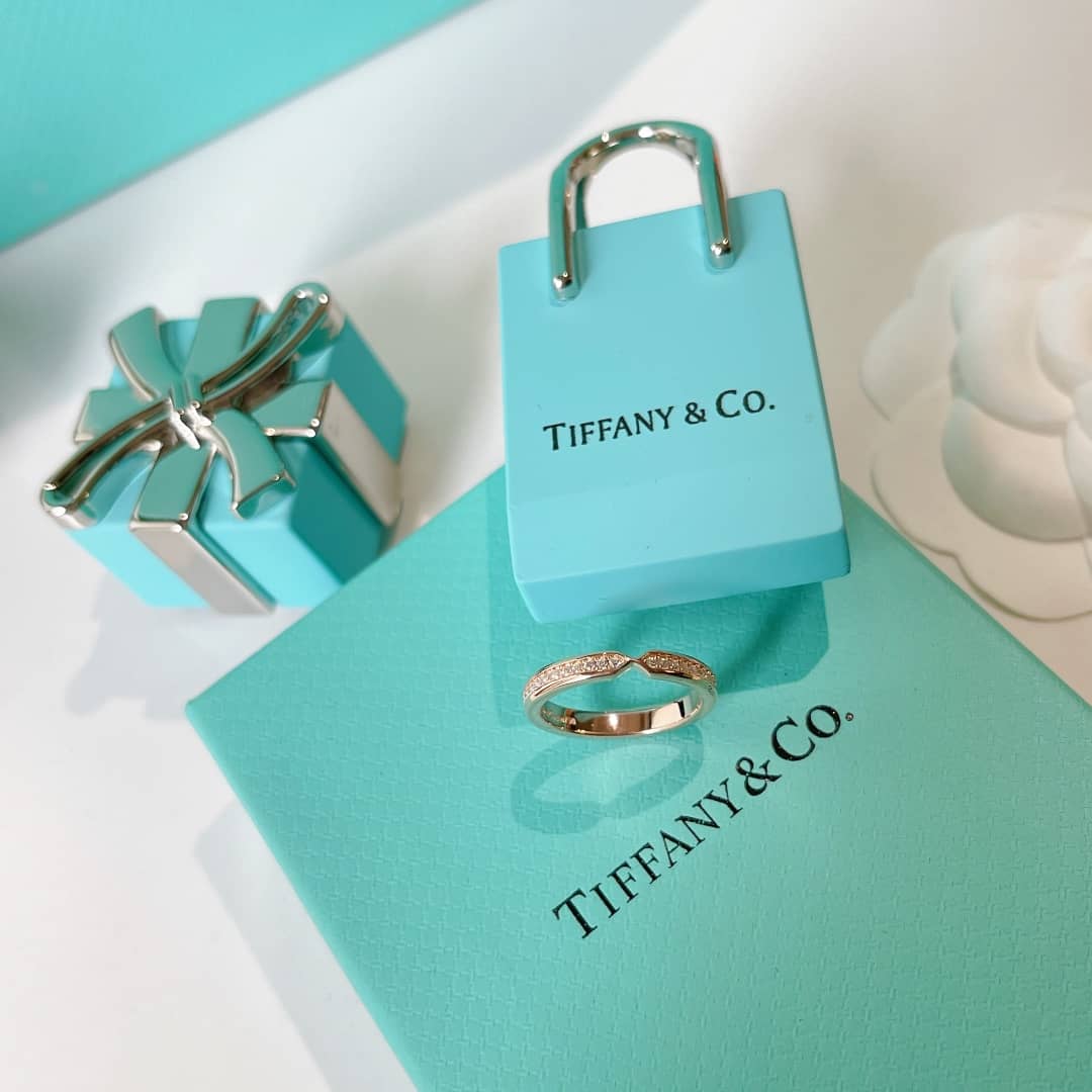 High Quality T*f*ny Ring