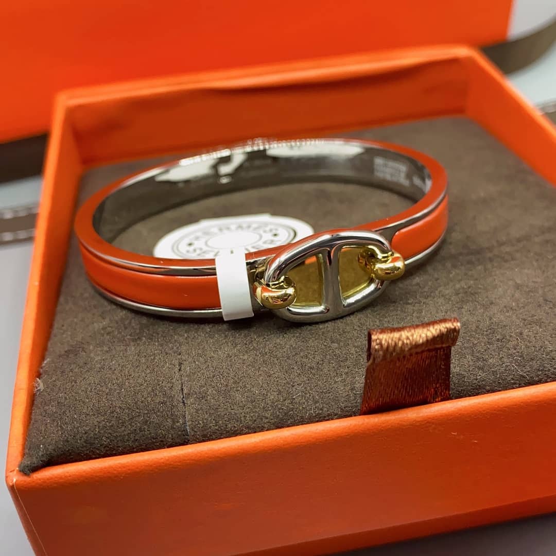 Knockoff H**me5 Logo Bracelet