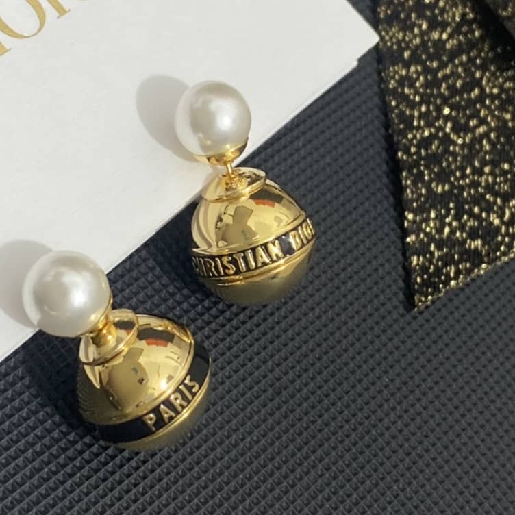 Top Quality Chr1st1an D10r Earring