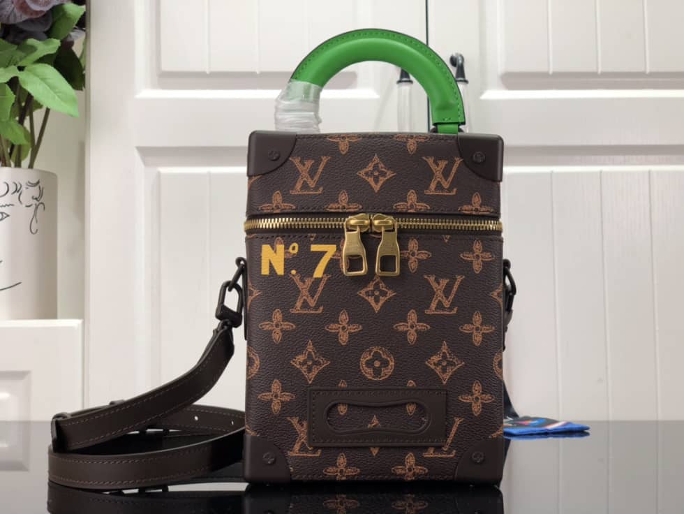 L0vis Vvtt0n Vertical Box Trunk Monogram Brown M59664 Replica Shoulder Bag