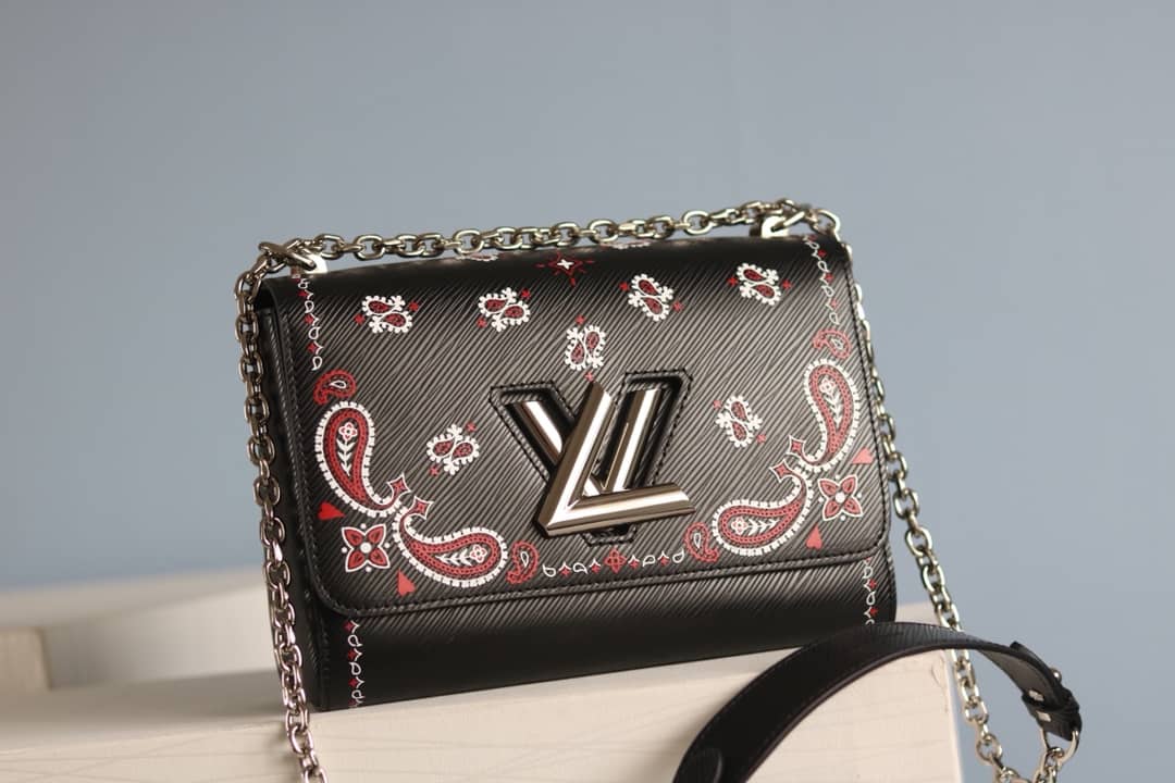 L0vis Vvtt0n Twist Epi Handbag Replica Black M50320