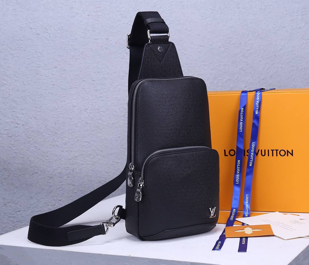 L0vis Vvtt0n Avenue Taiga Leather Replica Sling Bag M30443