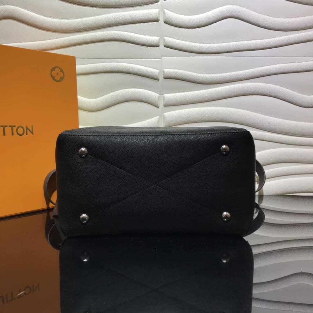 L0vis Vvtt0n Beaubourg Hobo MM Mahina Leather Replica Black M56073