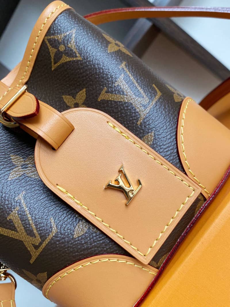 L0vis Vvtt0n Monogram Coated Canvas Replica Crossbody Bag Brown M57099