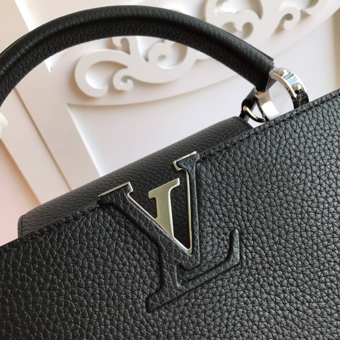 L0vis Vvtt0n Capucines PM Taurillon Leather Tote Replica Black M42242