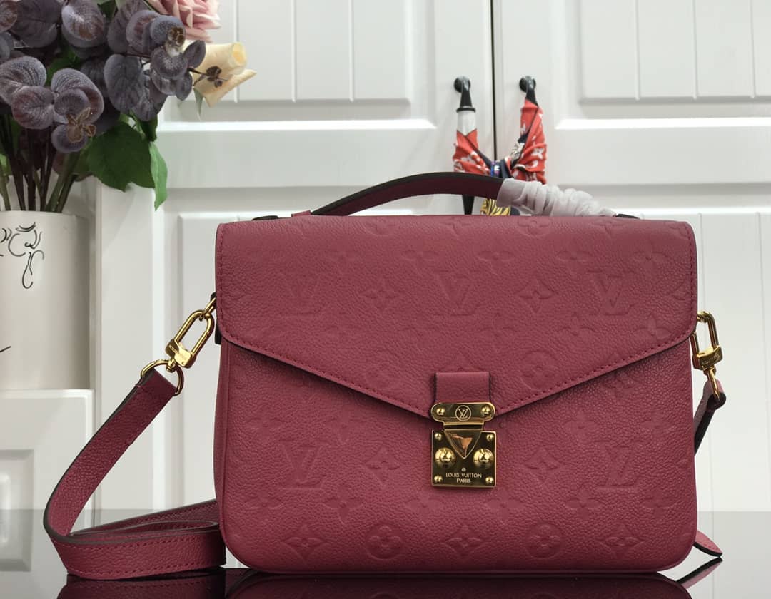 Best Replica L0vis Vvtt0n Pochette Metis Marine Leather Rose M44071 Replica Shoulder Bag(ColaReps)