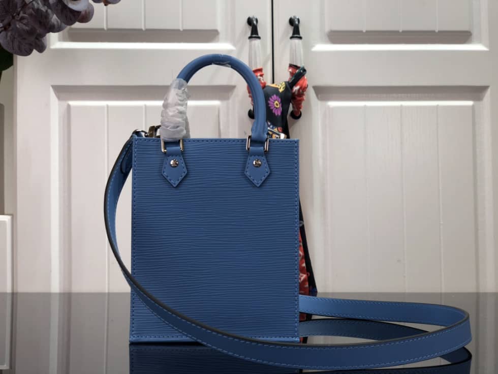 L0vis Vvtt0n Sac Plat Leather M80169 Replica Crossbody Bag