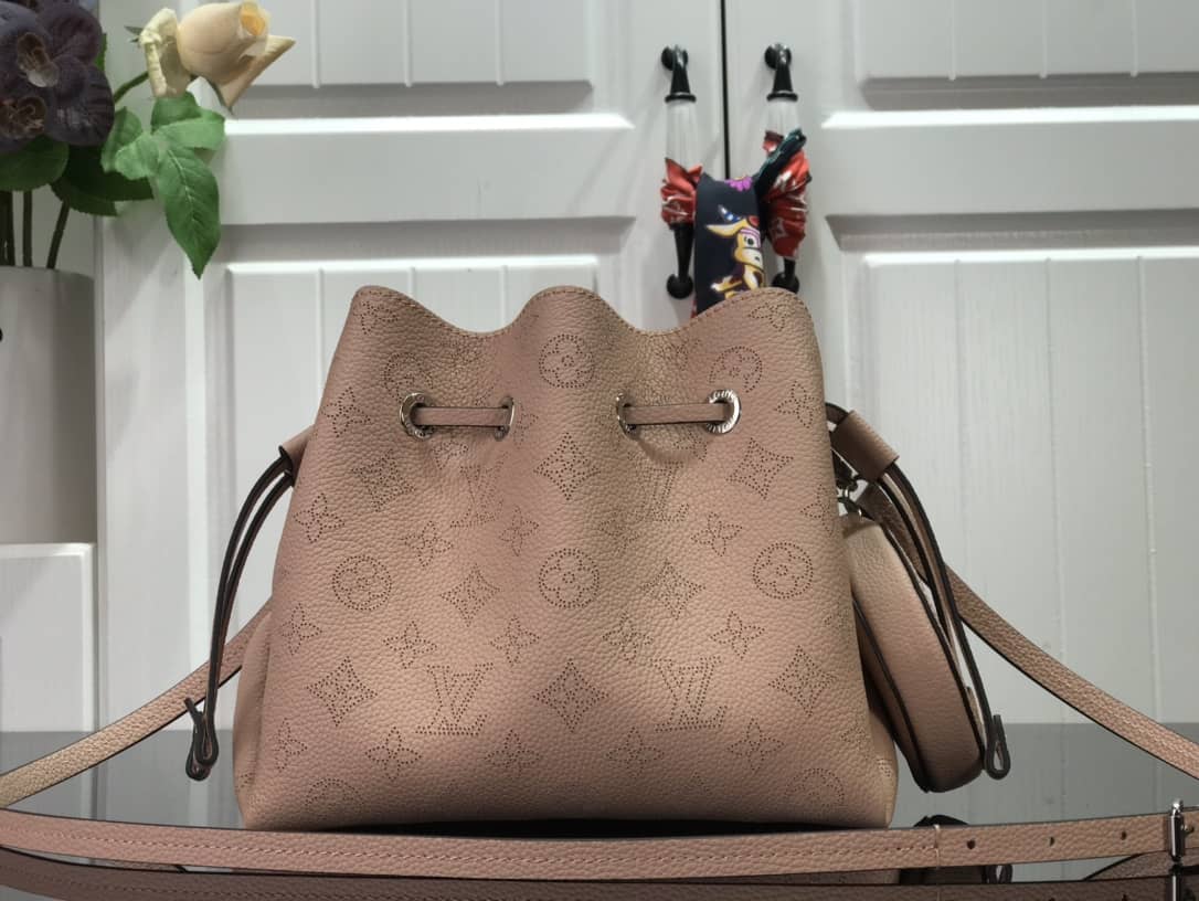 L0vis Vvtt0n Bella Mahina Magnolia Leather Replica Bag M57068