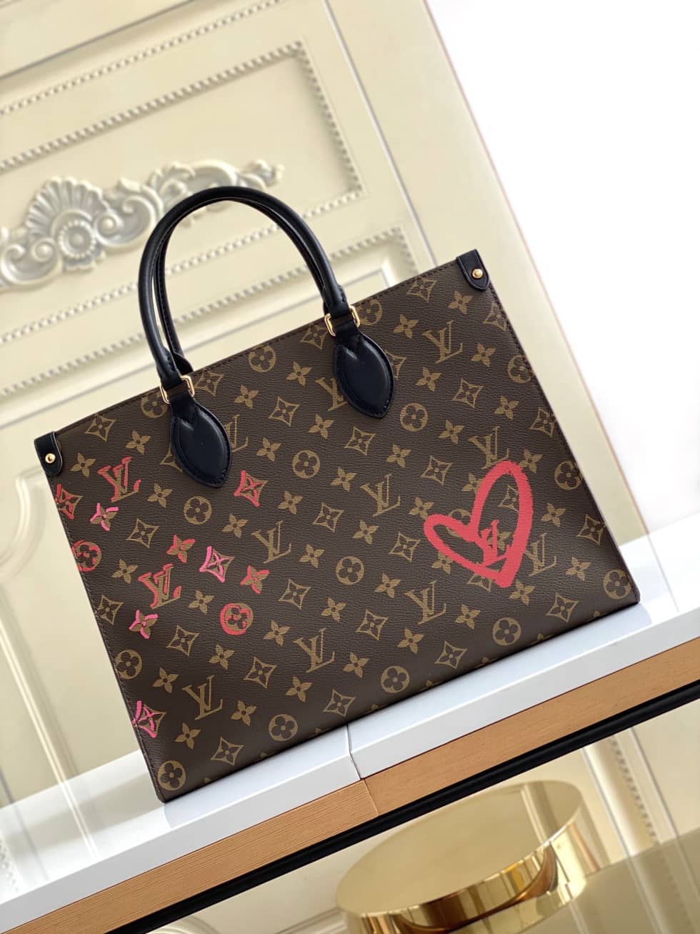 L0vis Vvtt0n Onthego Medium Handbag M45888 Replica Tote