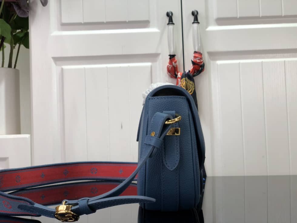 L0vis Vvtt0n Pont 9 Soft MM Grained Calfskin Blue M58967 Replica Crossbody Bag