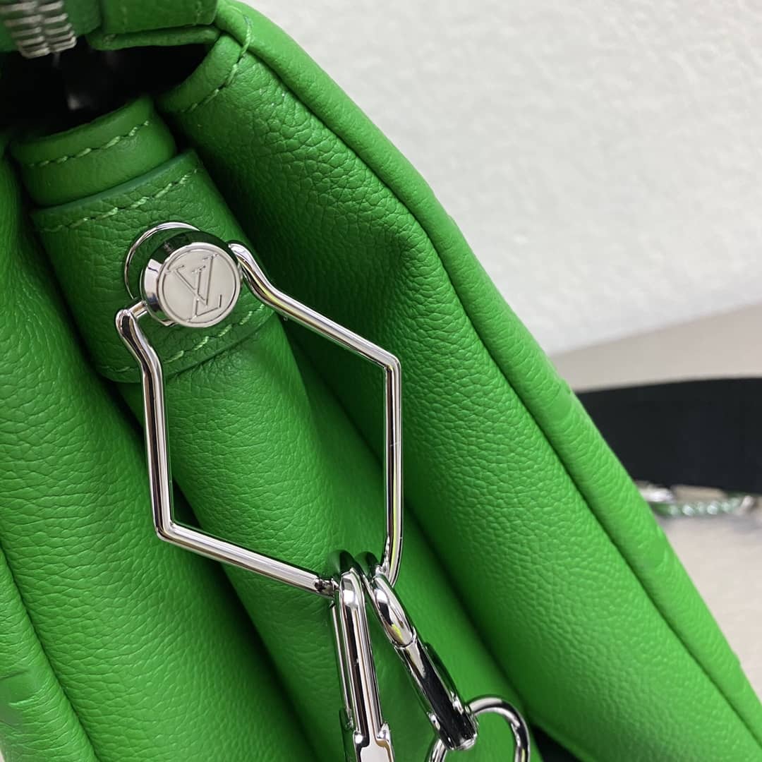 Cheap L0vis Vvtt0n Chain Clutch Bag Green Online