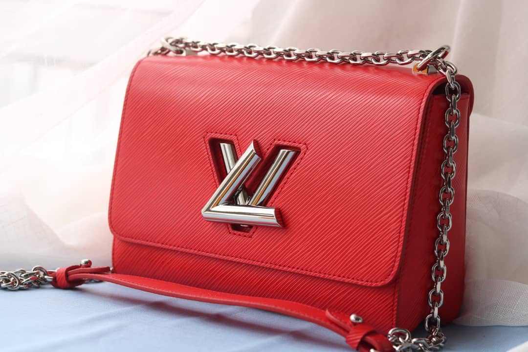 L0vis Vvtt0n Twist Bag Red Replica M50281