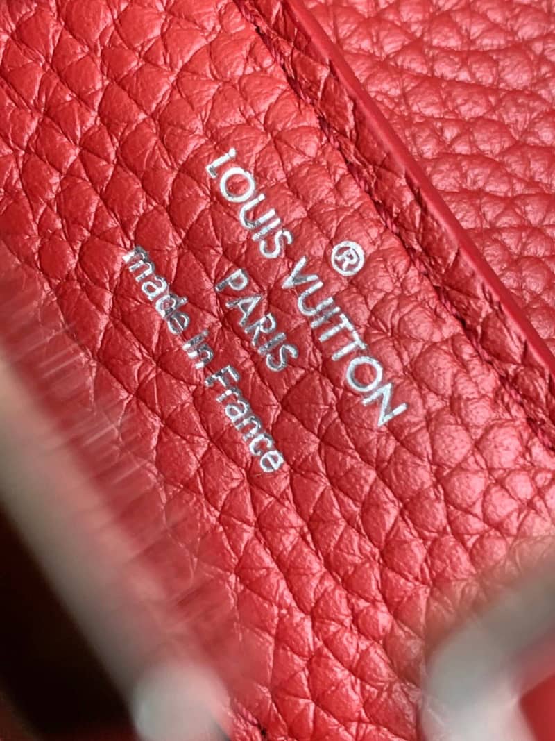 L0vis Vvtt0n Taurillon Leather Capucines Mini Replica Bag Red M55985