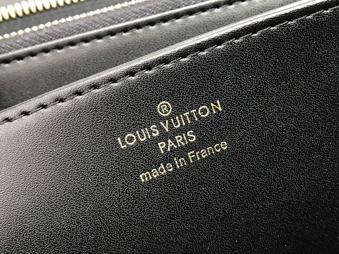 L0vis Vvtt0n Replica Since 1854 Zippy Wallet M69994