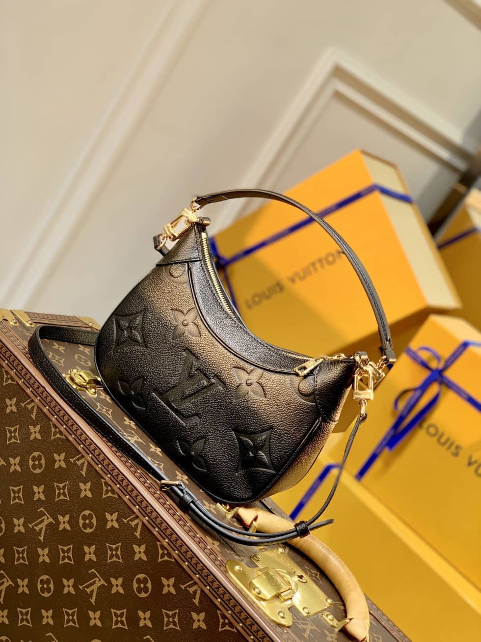 L0vis Vvtt0n Bagatelle Mini Black M46002 Replica Hobo