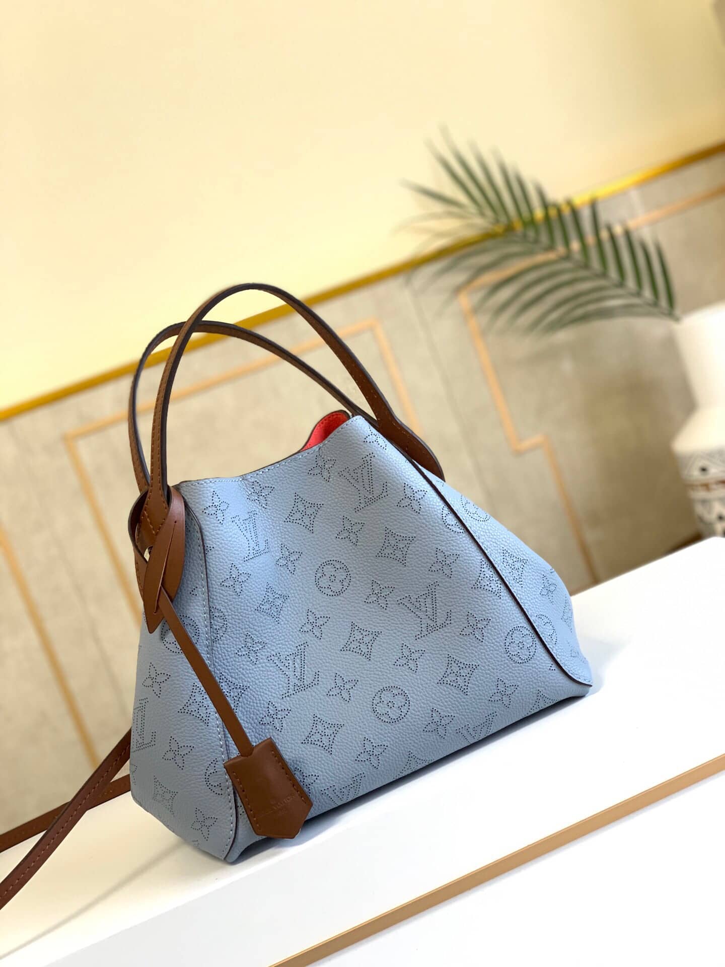L0vis Vvtt0n Mahina Hina PM Leather Tote Replica Blue M54353