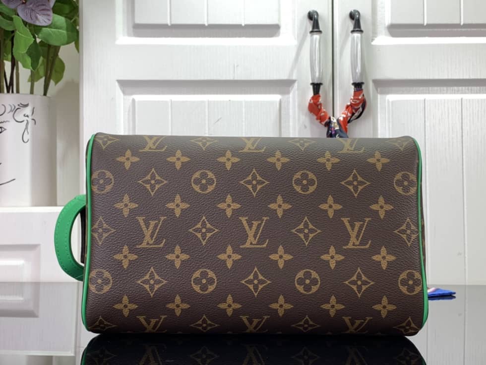 L0vis Vvtt0n Dopp Kit Monogram Canvas Toilet Pouch M46253 Replica