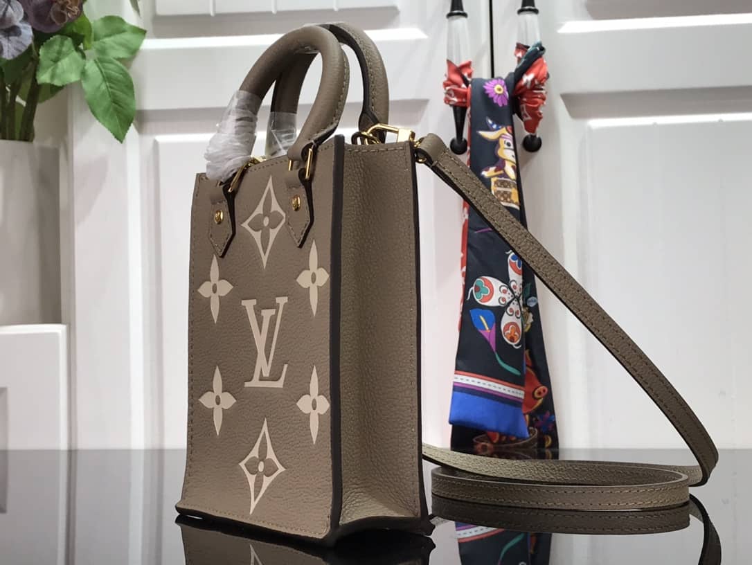 L0vis Vvtt0n Monogram Petit Sac Plat Bag Replica Gray M80449