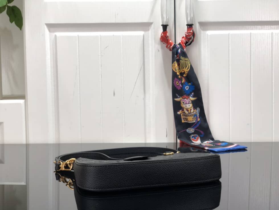 L0vis Vvtt0n Easy Pouch On Strap Black Empreinte M81066 Replica