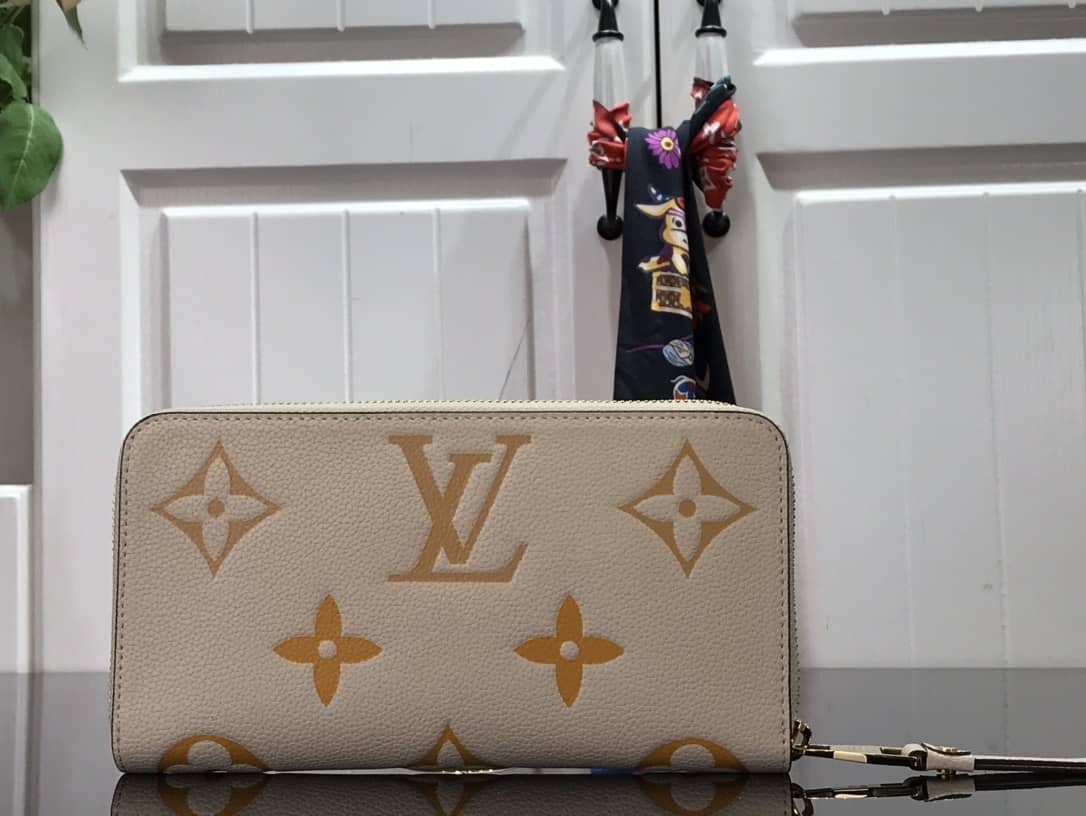 L0vis Vvtt0n Gradient Monogram Leather Zippy Wallet Replica Yellow M80402