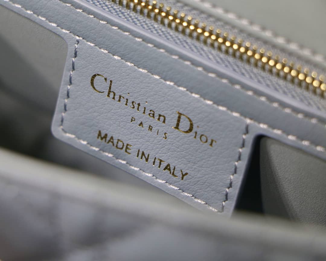 Chr1st1an D10r Caro Replica Bag