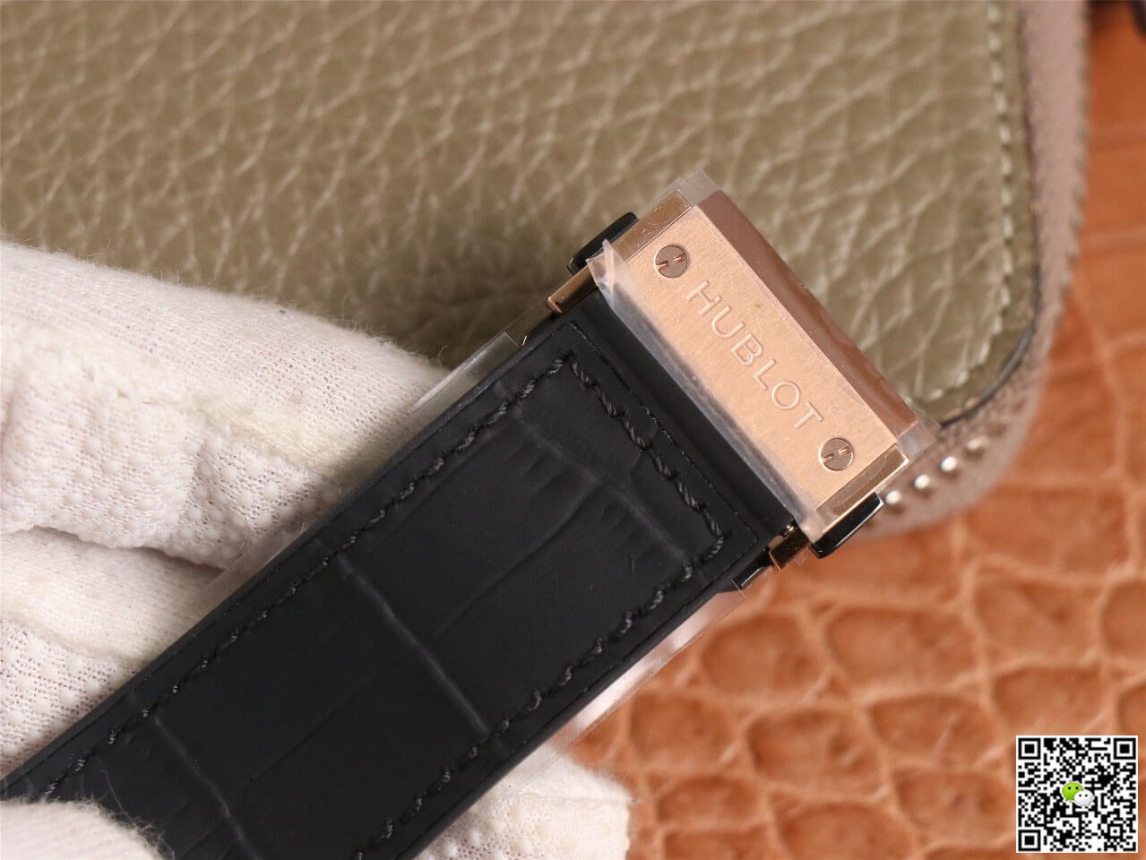Replica Hublot Classic Fusion 511.OX.1181.LR 1:1 Best Edition WWF Factory Rose Gold Black Dial