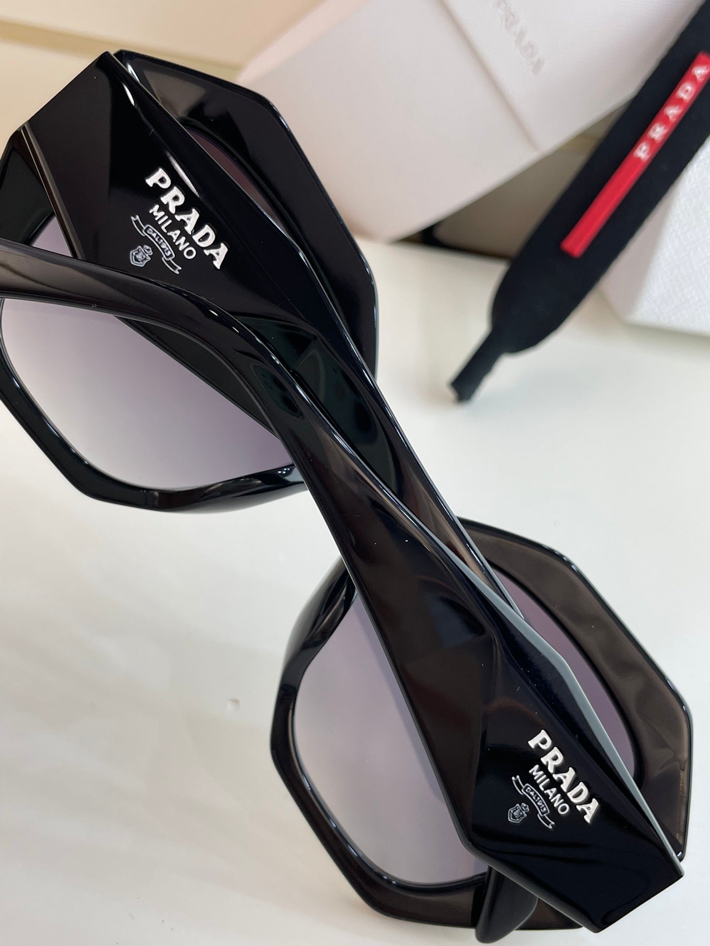 Pra*a Sunglasses