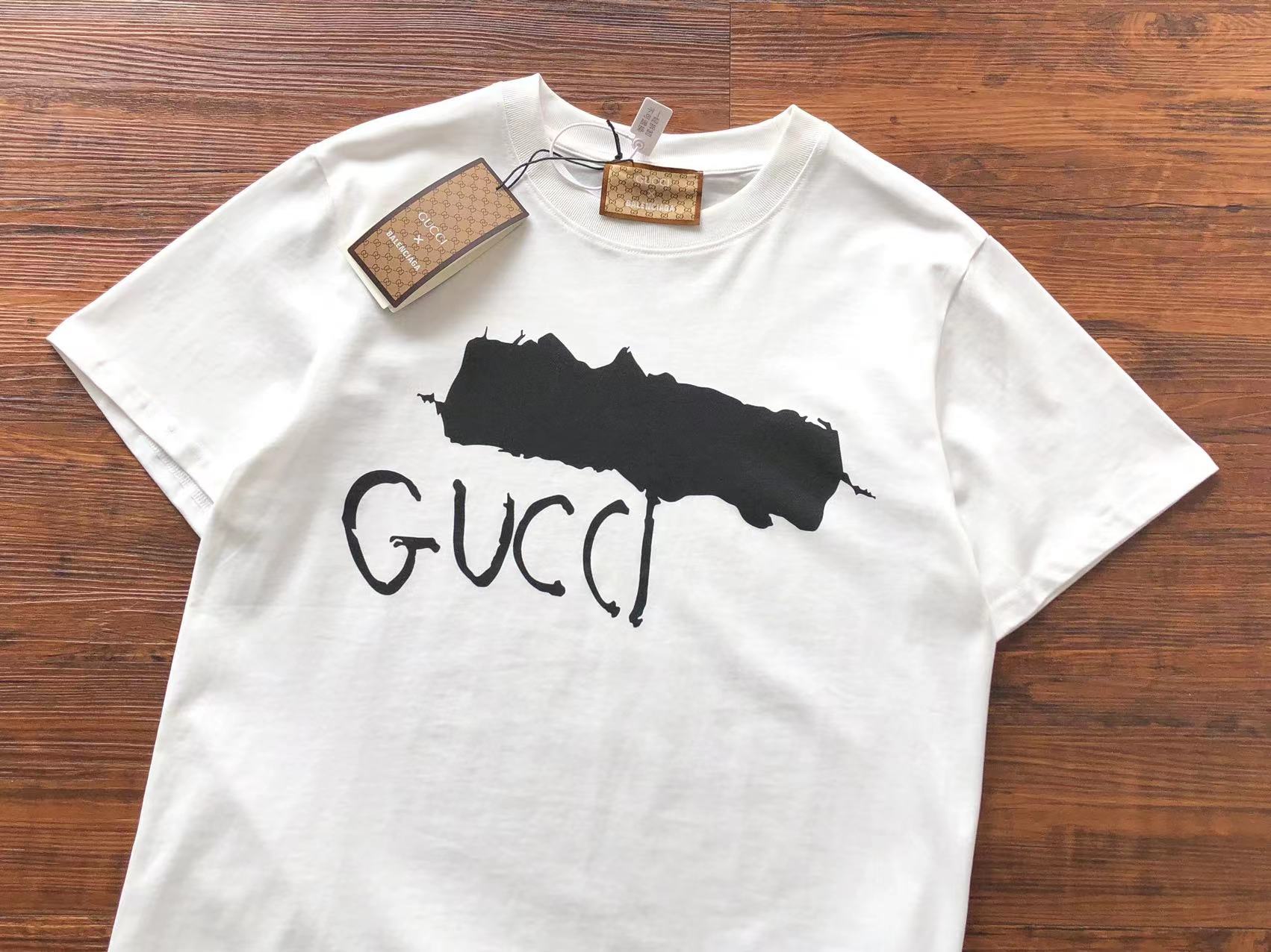 Gvc*1 x Ba1en*iaga T-shirt