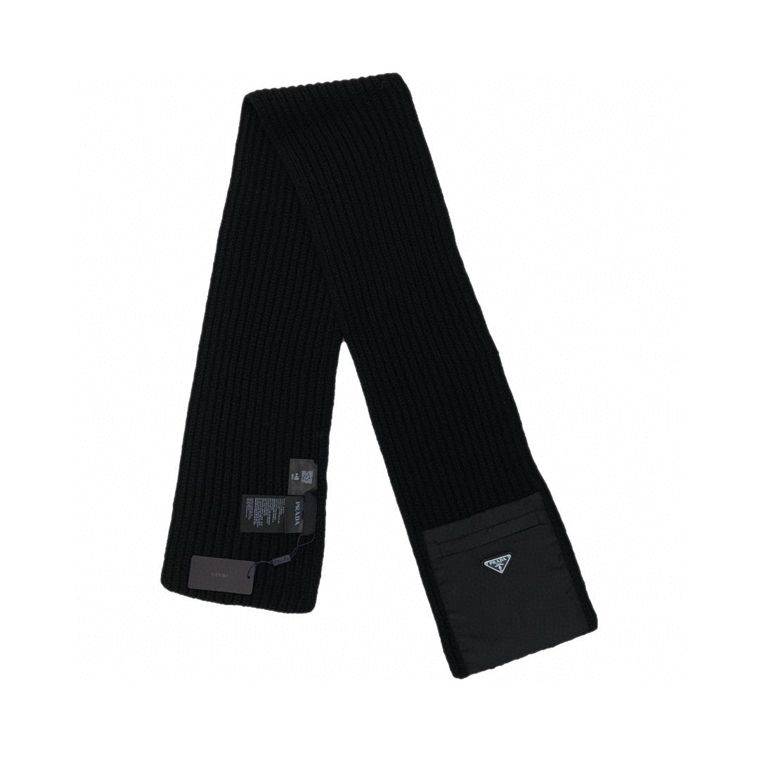 Pra*a Scarf