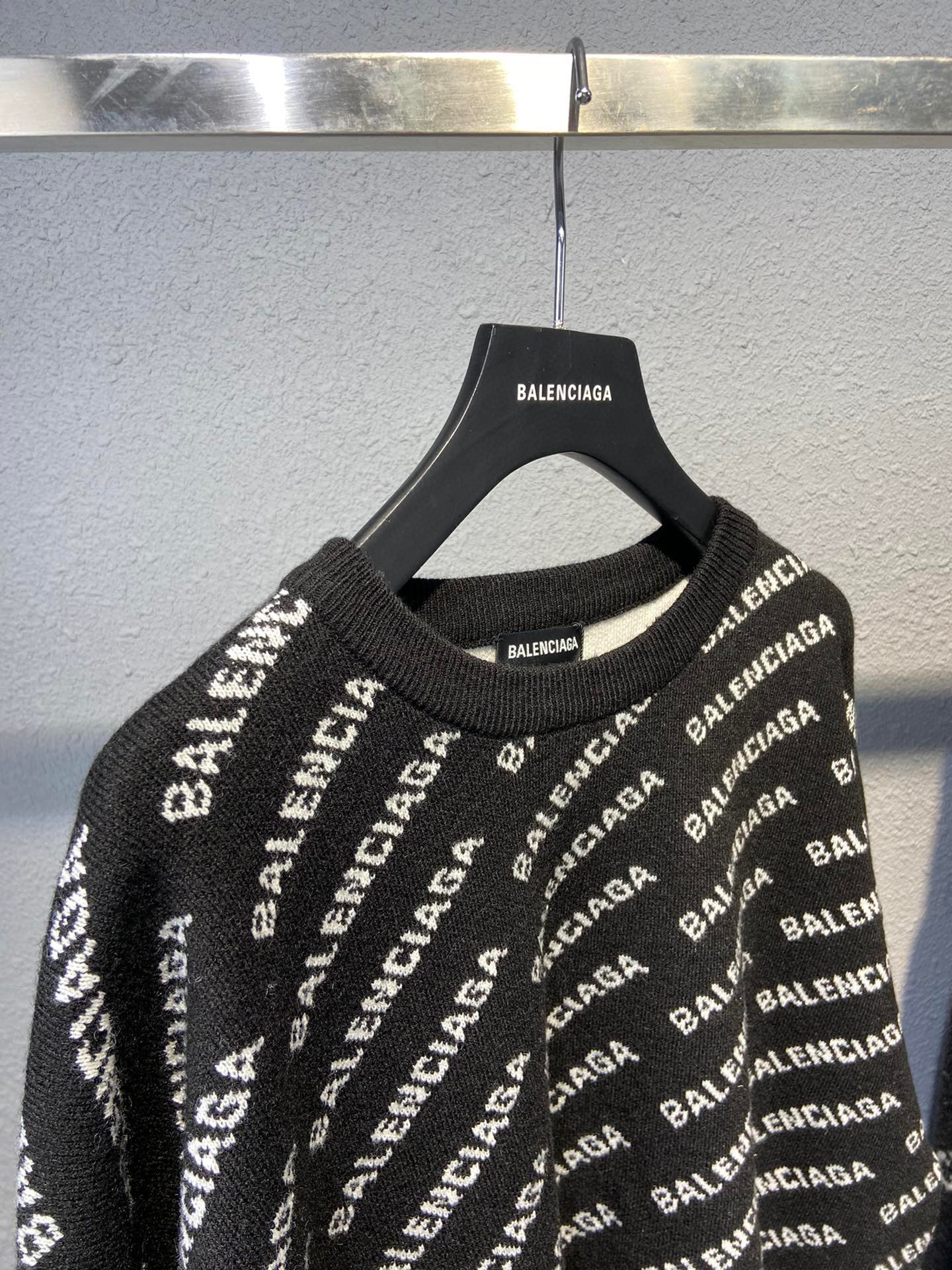Ba1en*iaga Sweater