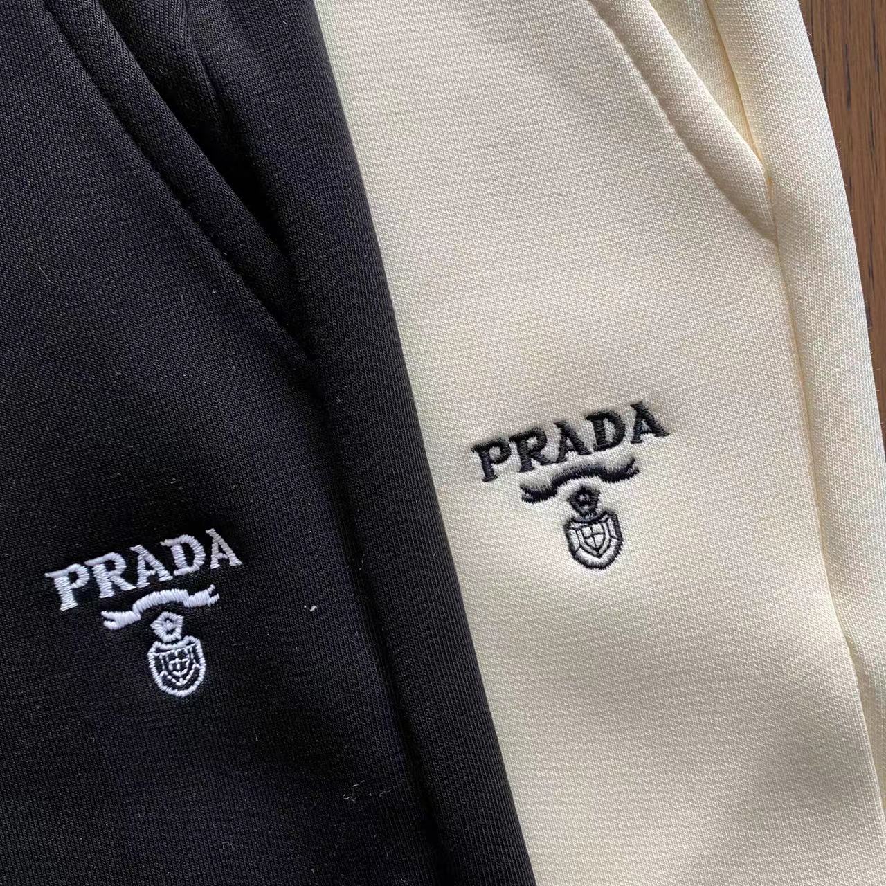Pra*a Shorts