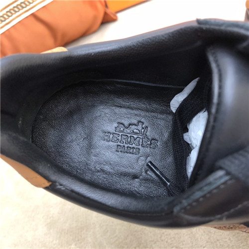 H**me5 sneaker