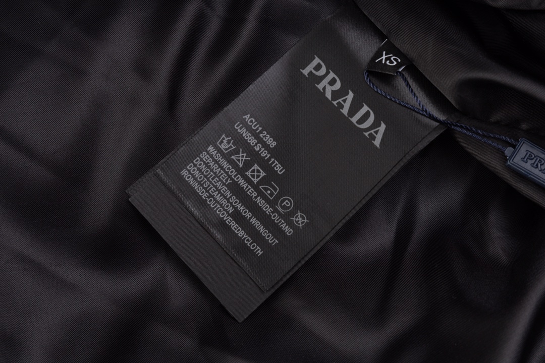Pra*a Jacket