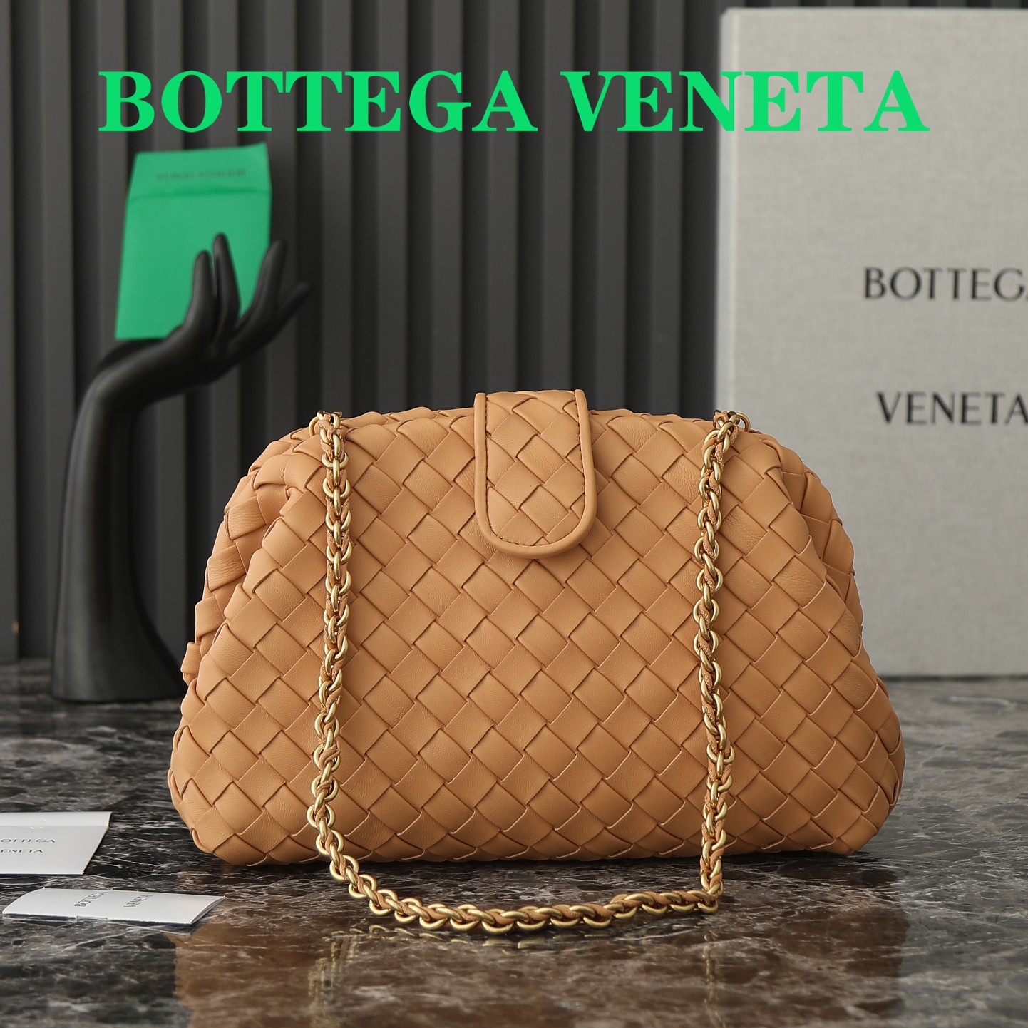 B0tt*ga Ven*ta Woman